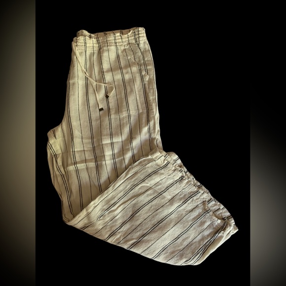 TIME AND TRU Woman’s Creamy or Off White & Black Stripe Draw String Pants - Picture 3 of 11